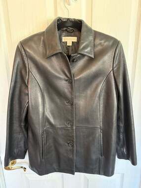 Petite Sophisticate Vintage 90s Style Black Genuine Leather Jacket Women’s S